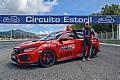 WTCR-Fahrer Tiago Monteiro fuhr mit dem Honda Civic Type R eine neue Bestzeit in Estoril.  Foto: Auto-Medienportal.Net/Honda